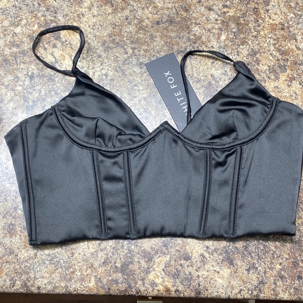 Black White fox top
